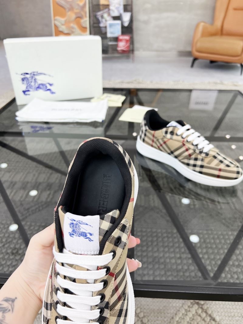 Burberry Low Shoes